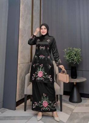 Setelan Tunik Bordir Mawar Jet Black Elegan – Baju Muslim Wanita Premium
